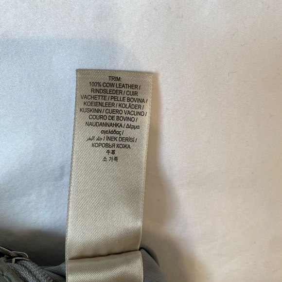 BURBERRY Nova Check Tote. Purple. Polyester body w Leather trim & base. - Picture 6 of 10